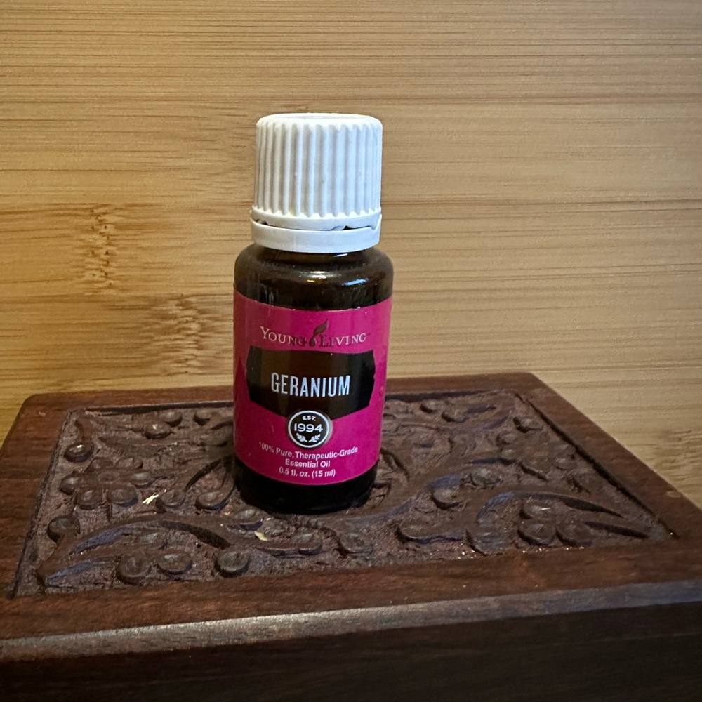 NEW - Young Living Geranium Essential Oil